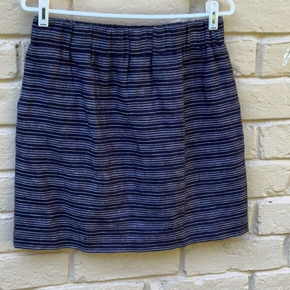 Take 50% OFF- Loft Mini Skirt, Size-S - Picture 3 of 4